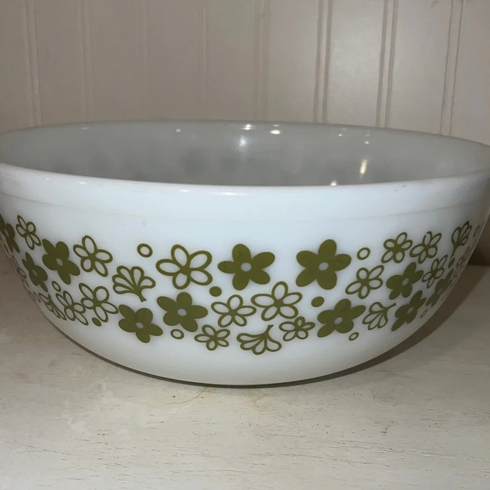 Pyrex Spring blossoms Crazy Daisy mixing bowl set 401 402 403 404